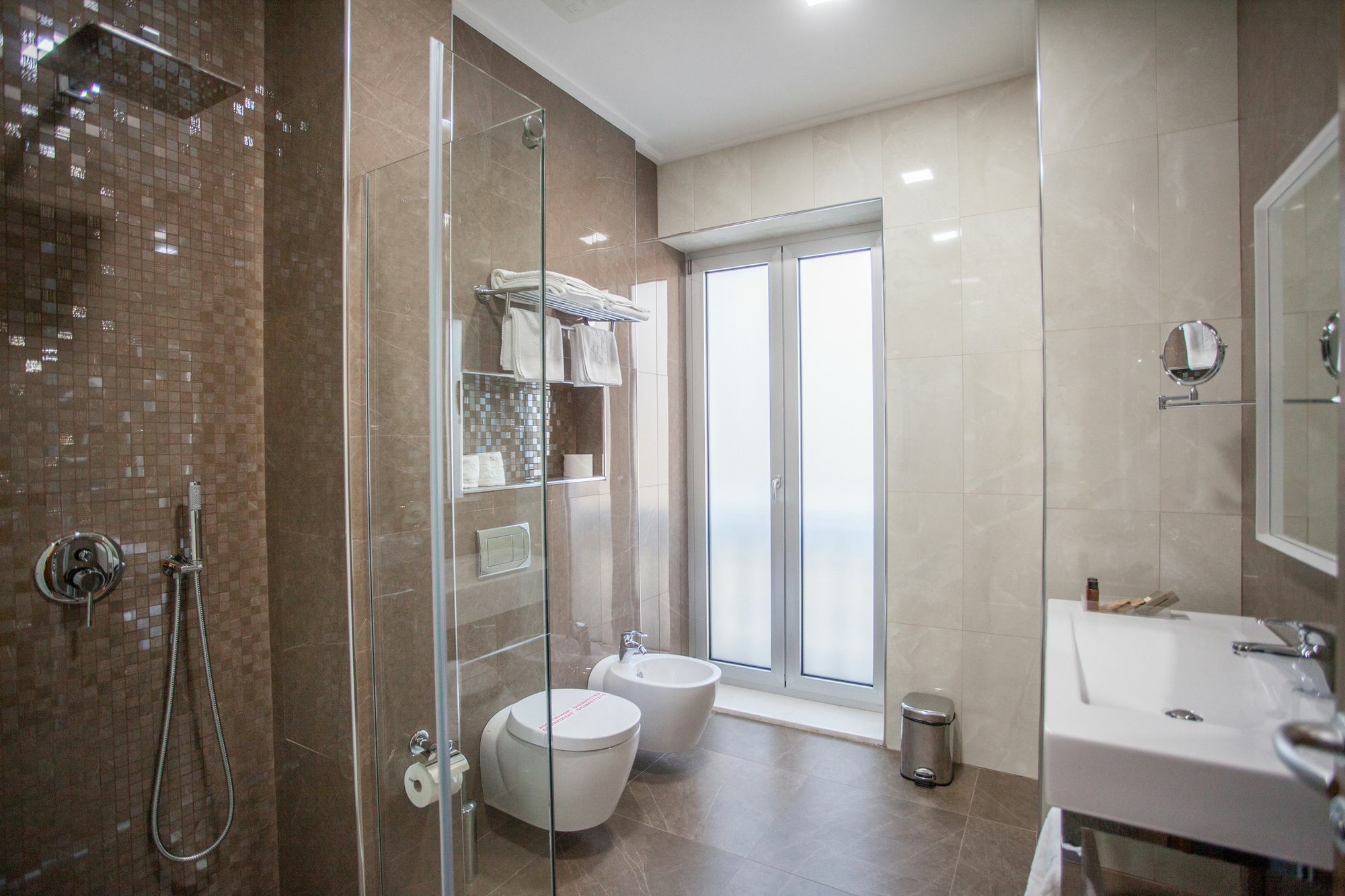 Colosseo 4* Tiranë